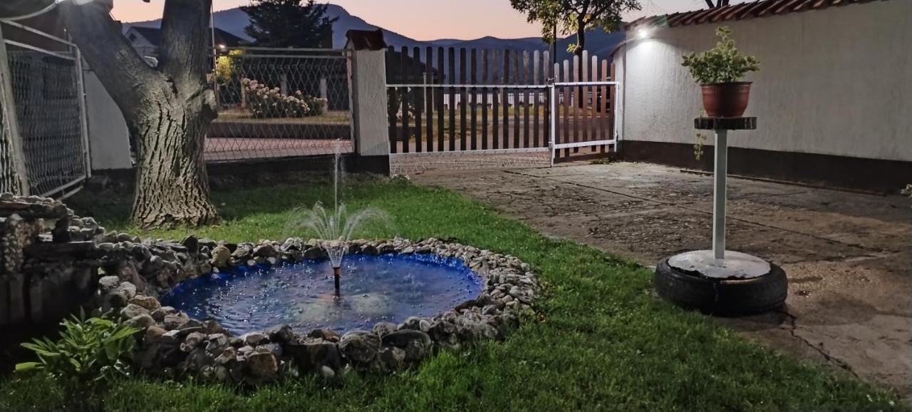 Apartmán Sobe Lara Donji Milanovac Exteriér fotografie