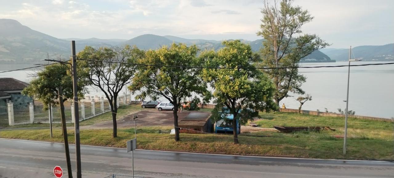 Apartmán Sobe Lara Donji Milanovac Exteriér fotografie