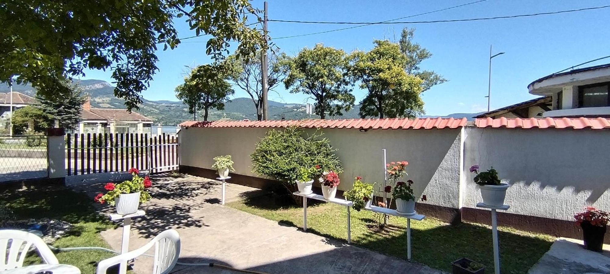 Apartmán Sobe Lara Donji Milanovac Exteriér fotografie