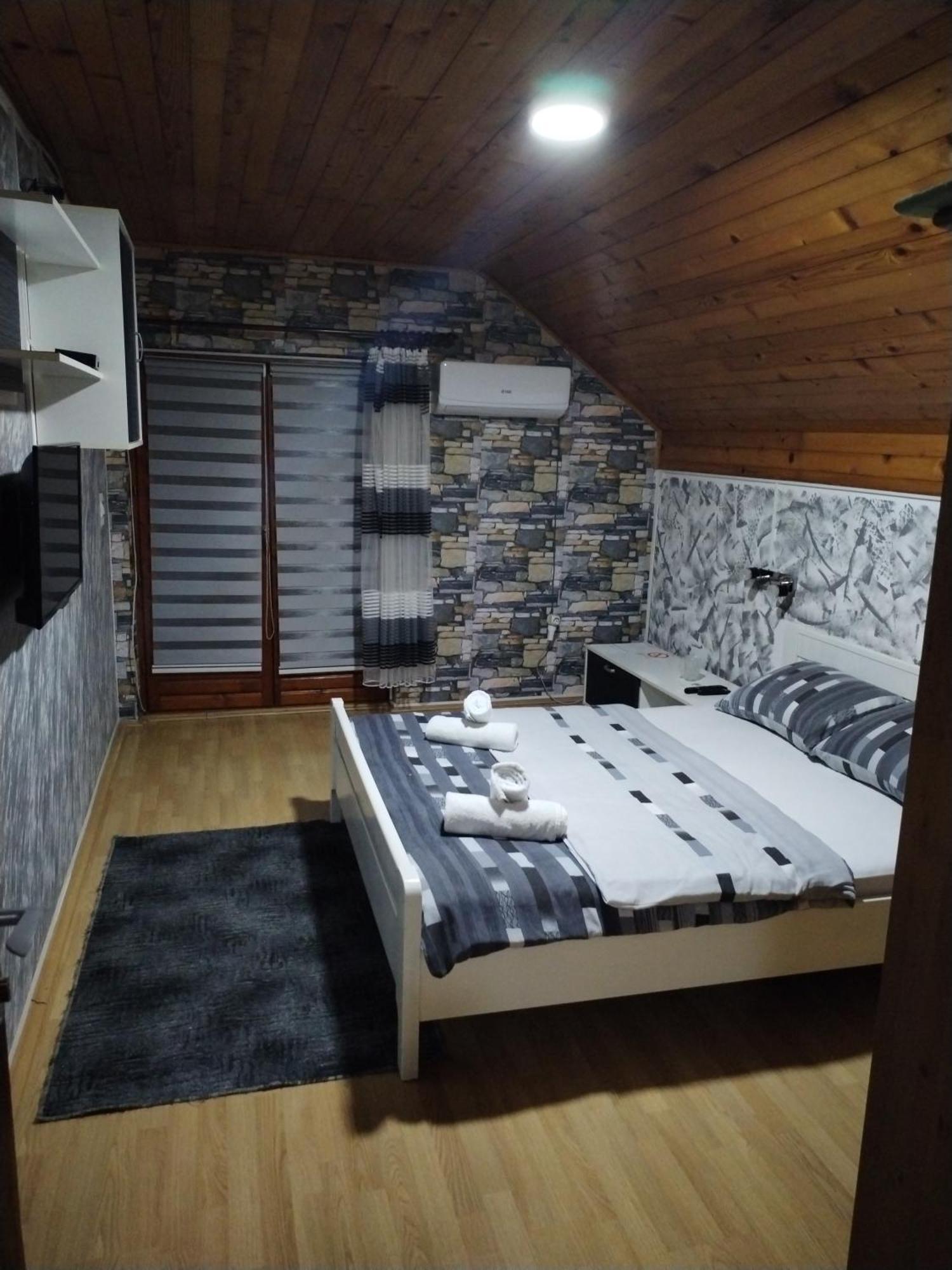 Apartmán Sobe Lara Donji Milanovac Exteriér fotografie