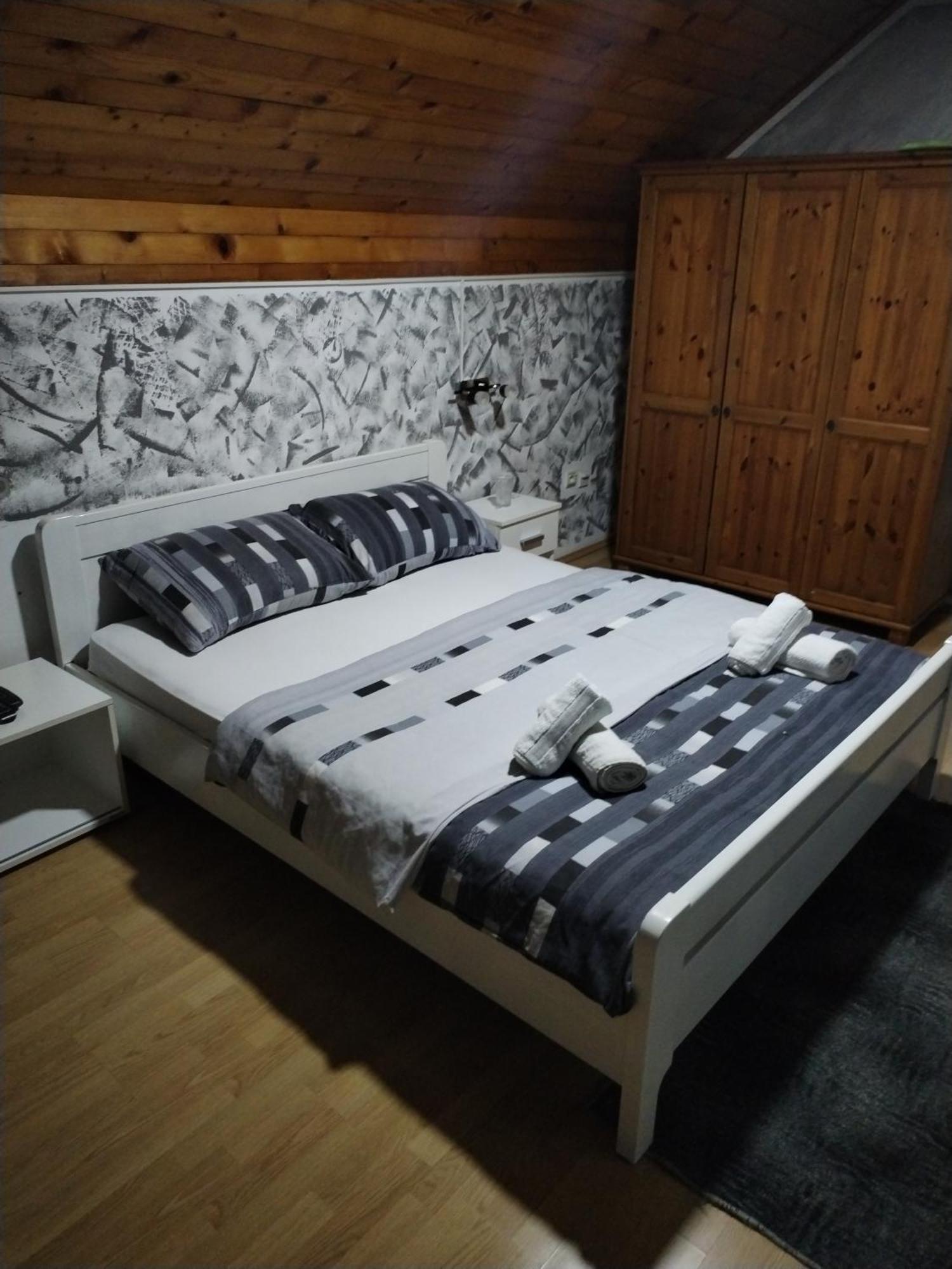 Apartmán Sobe Lara Donji Milanovac Exteriér fotografie